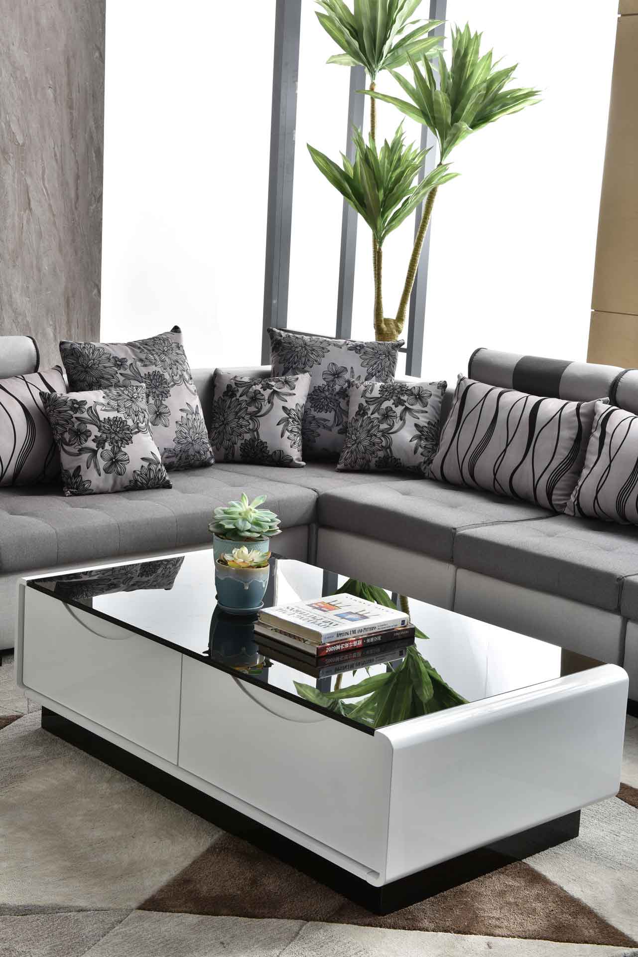 Selena Modular Tufted Sectional Style