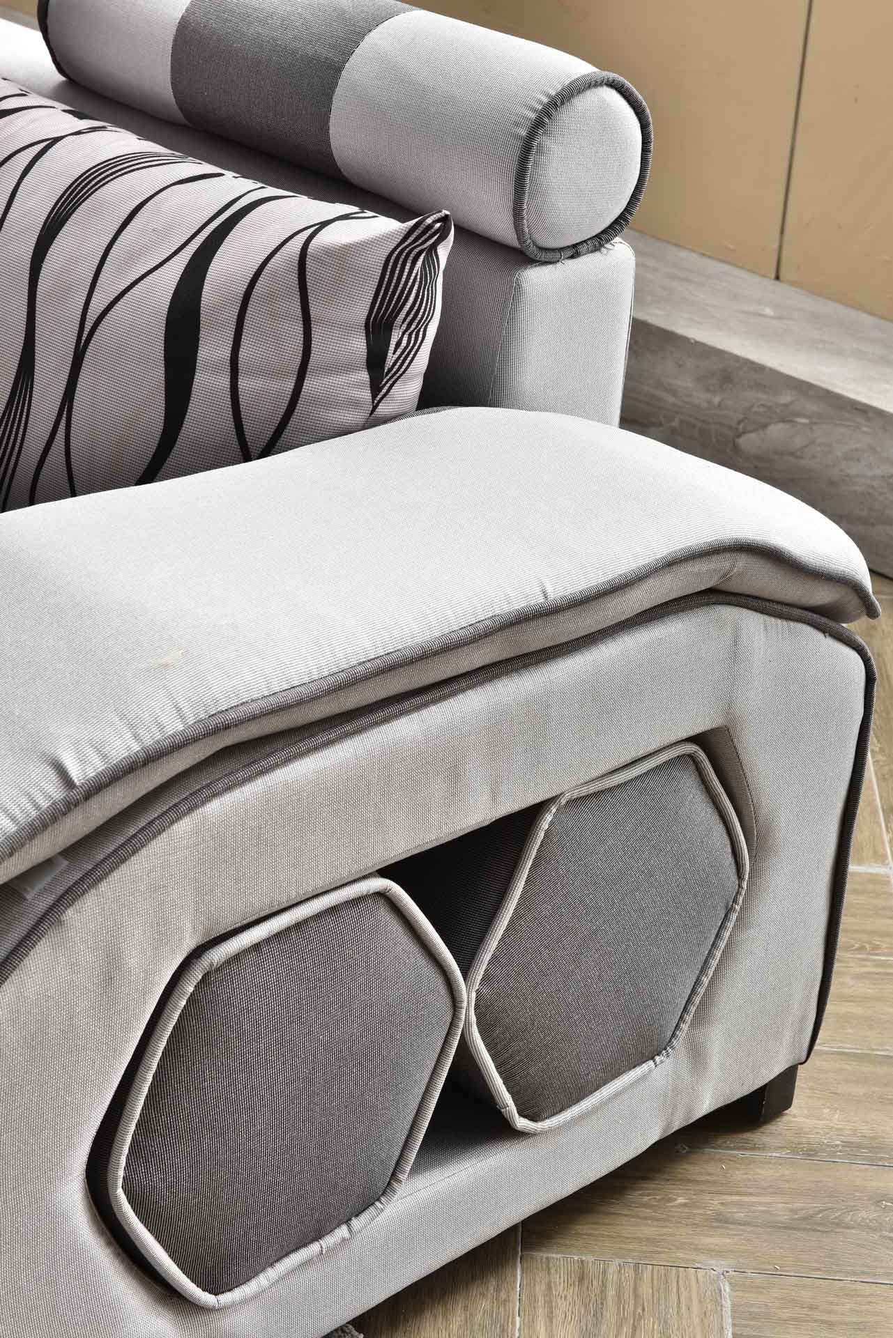 Selena Modular Tufted Sectional Style