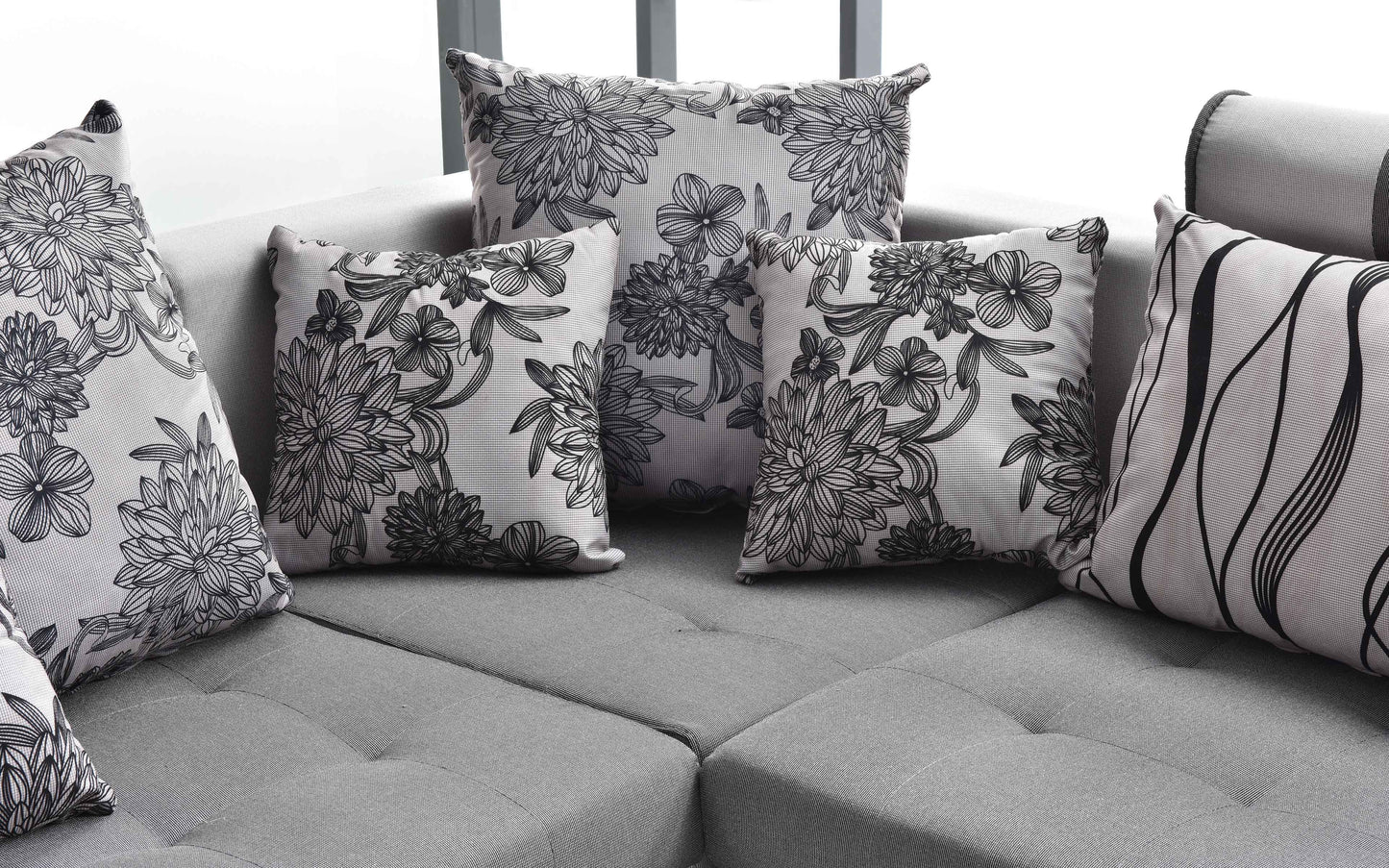 Selena Modular Tufted Sectional Style