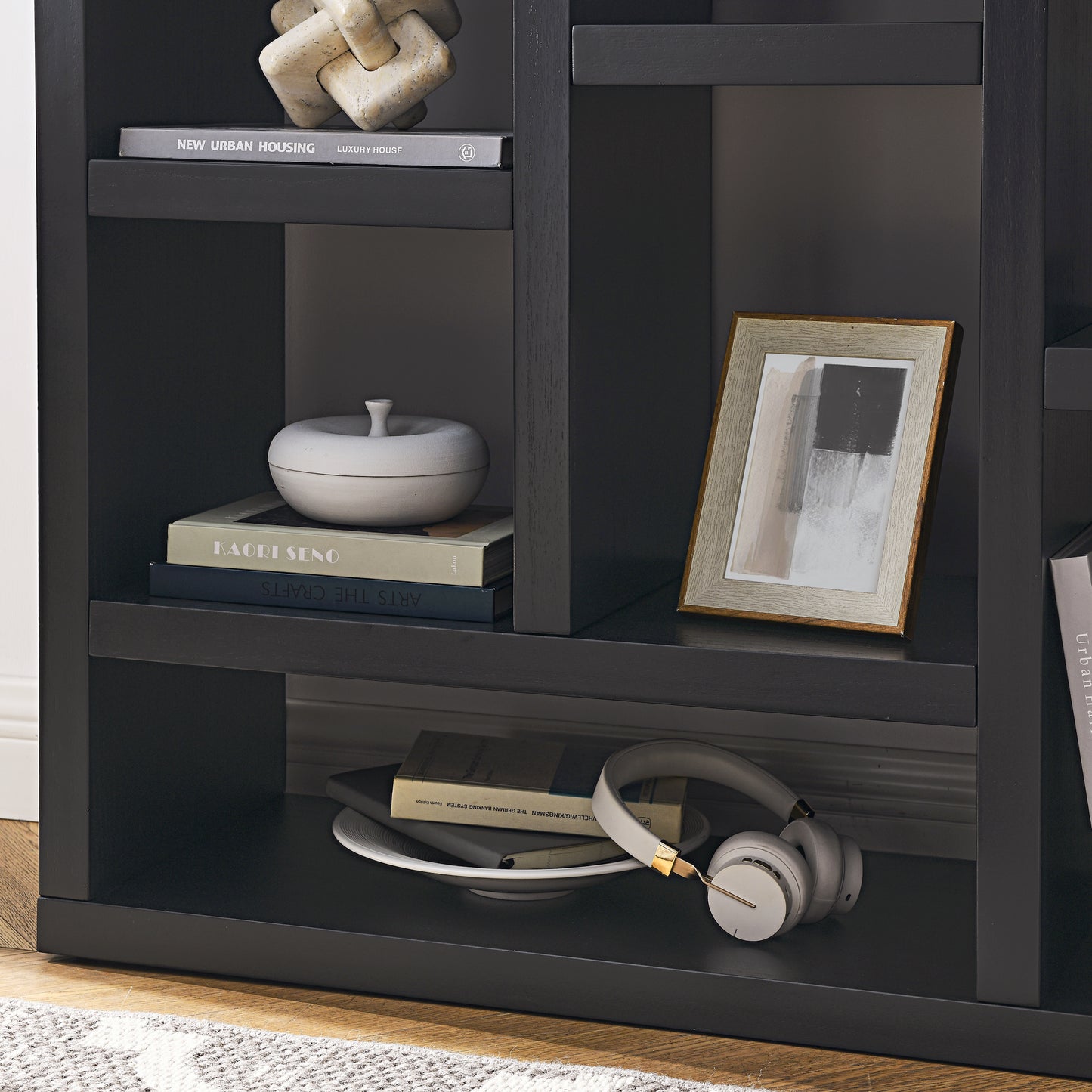Freestanding Display Storage Cabinet with 7 Cube Storage Spaces