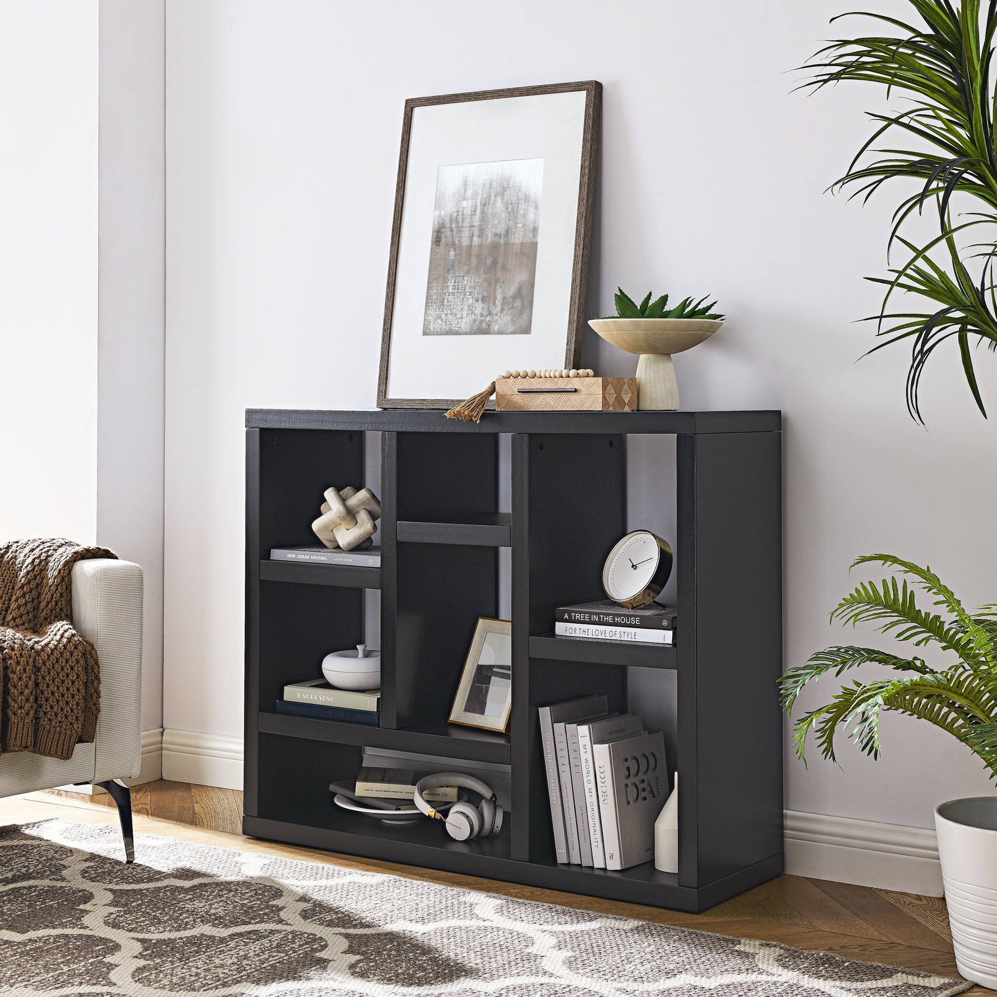 Freestanding Display Storage Cabinet with 7 Cube Storage Spaces