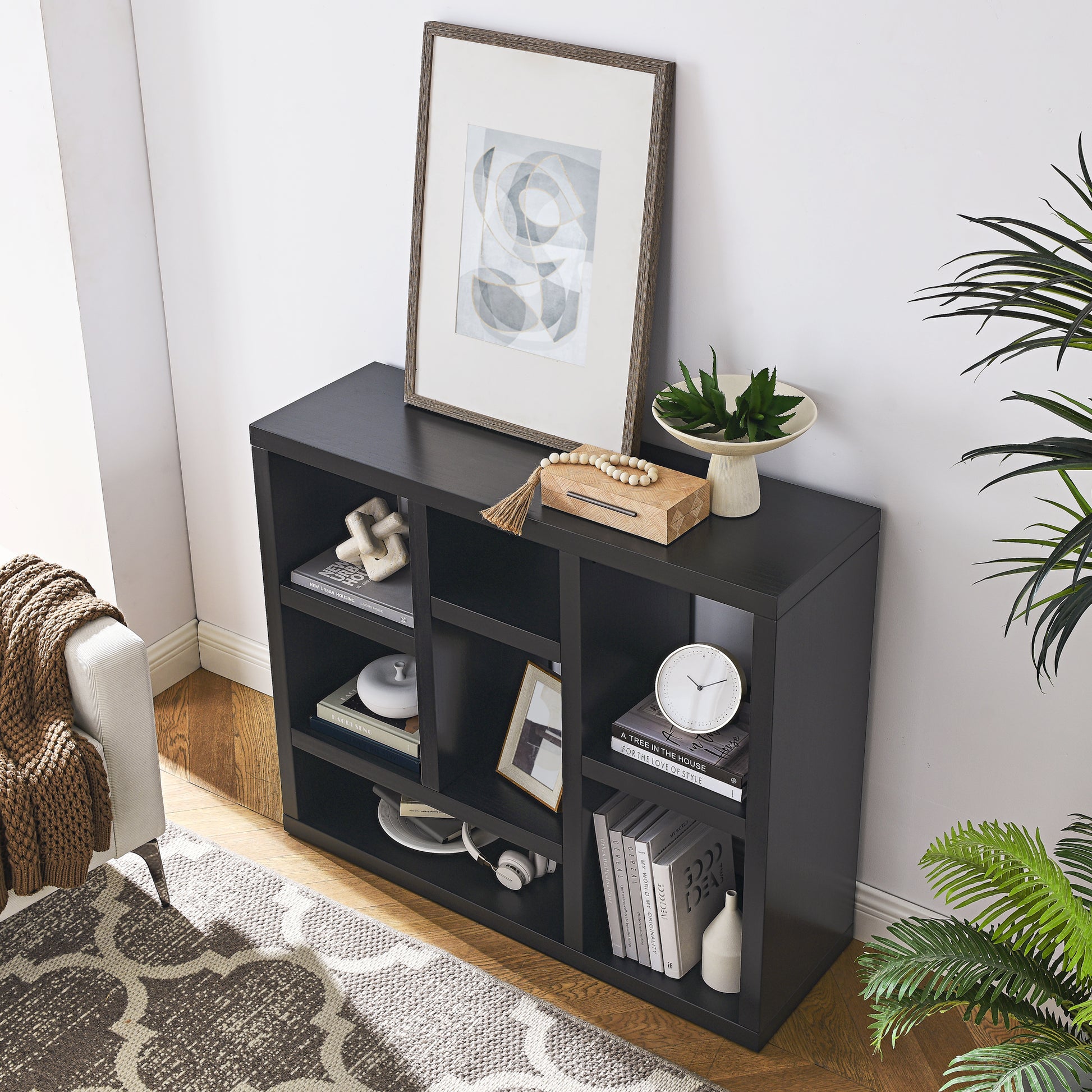 Freestanding Display Storage Cabinet with 7 Cube Storage Spaces