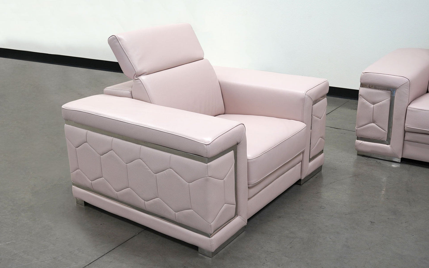 Tranquil Trellis Leather Sofa Set